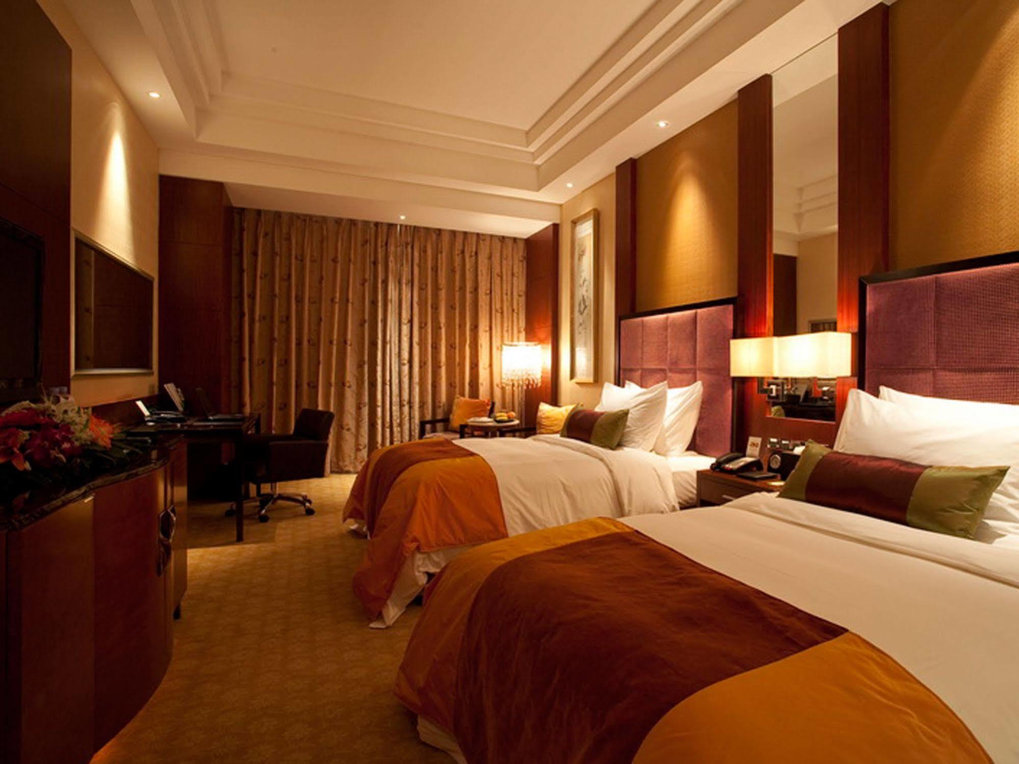 Celebrity City Hotel Chengdu Exterior photo