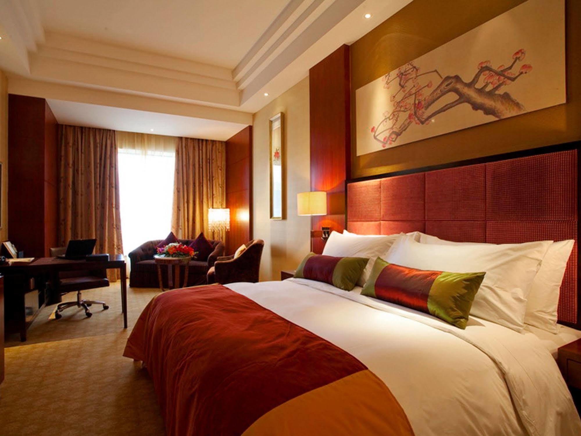 Celebrity City Hotel Chengdu Exterior photo