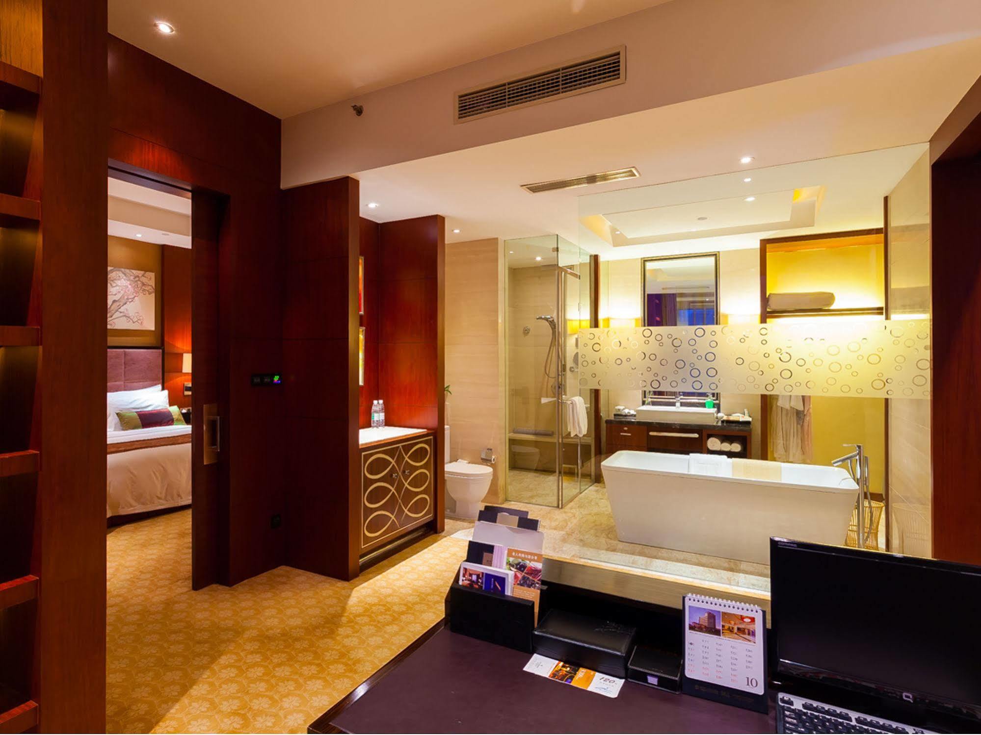 Celebrity City Hotel Chengdu Exterior photo